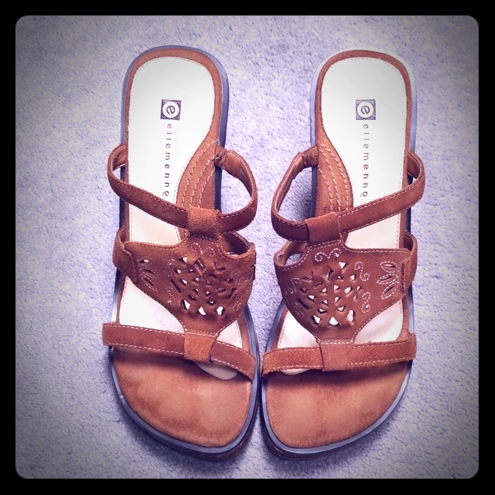 Ellemeno retro sandals size 8. Tan